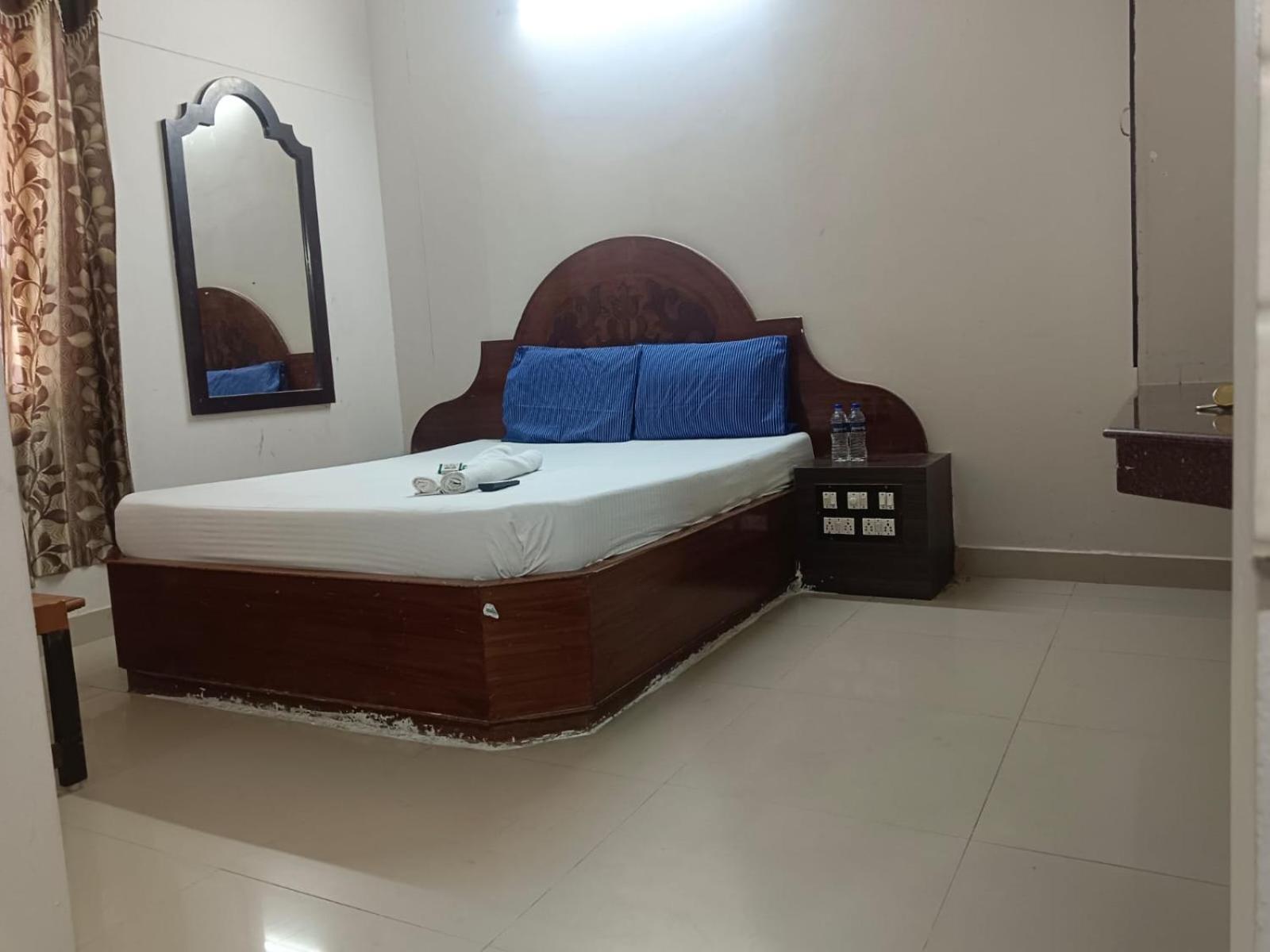 Sree Balaji Hotel - Lodge Каньякумарі Екстер'єр фото